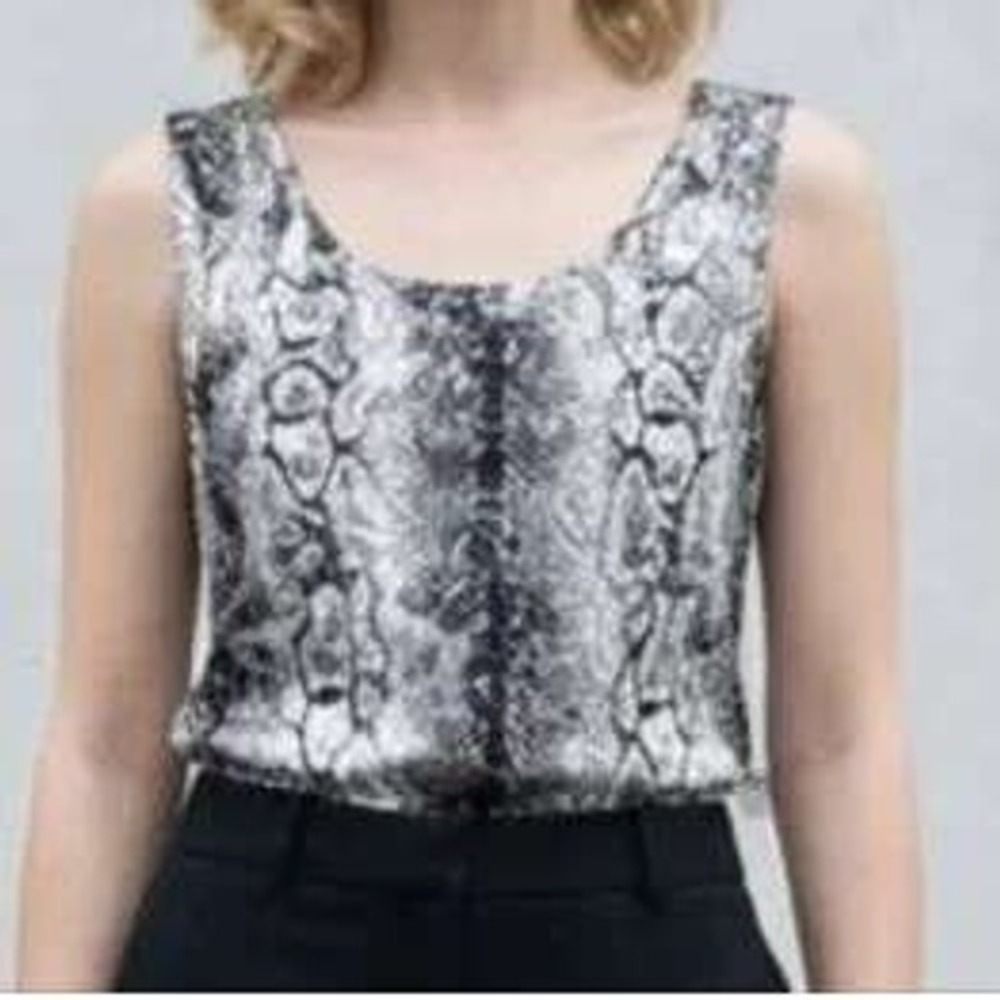 St. John Silk Blend Snakeskin Print Sleeveless Shell Top Grey Black Size P